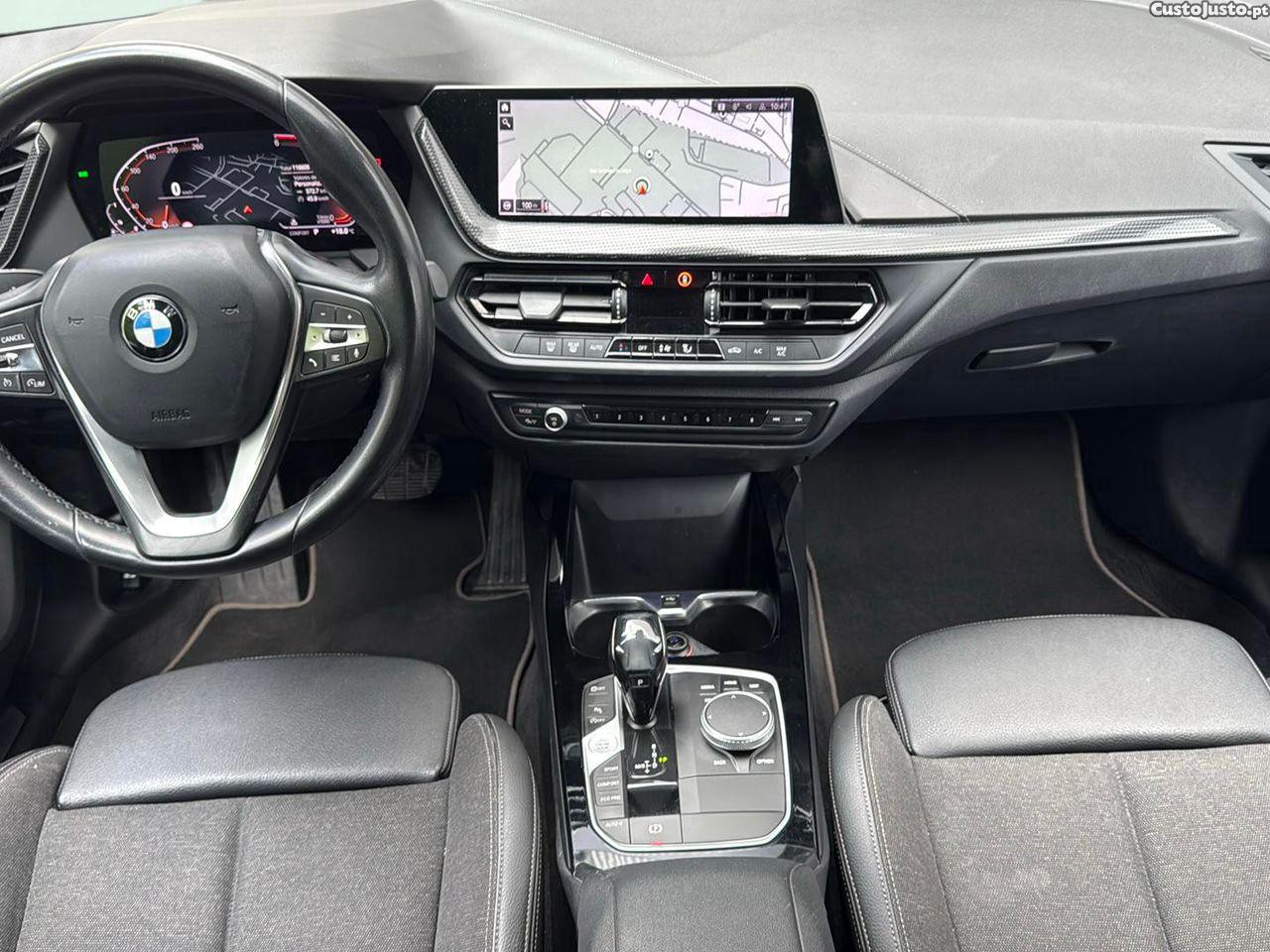 BMW 116 d Line Sport Auto — fotografia 7