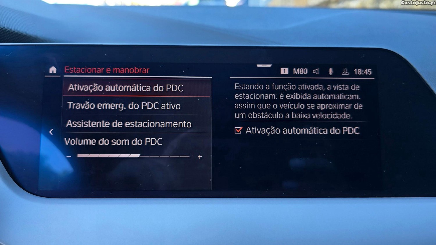 BMW 116 d Auto Lounge — fotografia 2