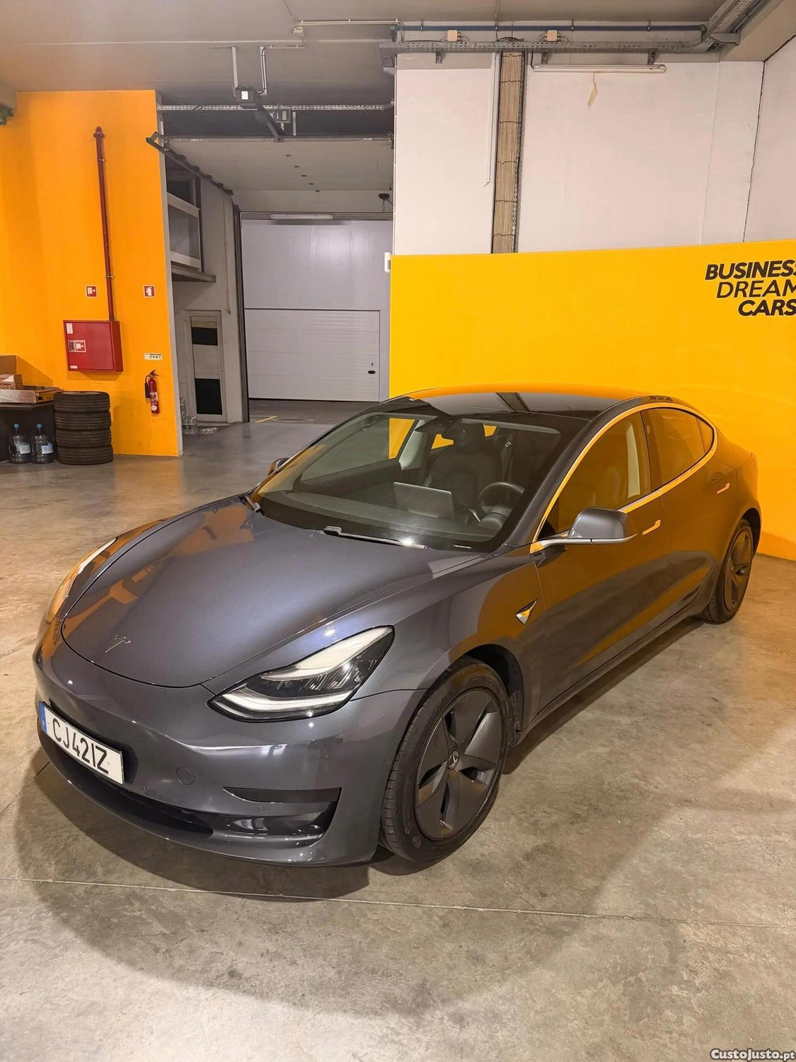 Tesla Model 3 Standard Range Plus RWD — fotografia 12
