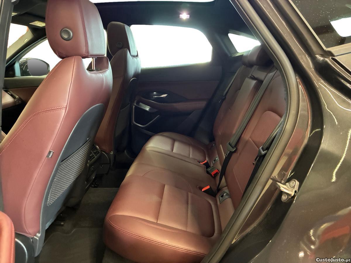 Jaguar E-Pace 1.5 P300e R-Dynamic SE AWD Aut. — fotografia 6