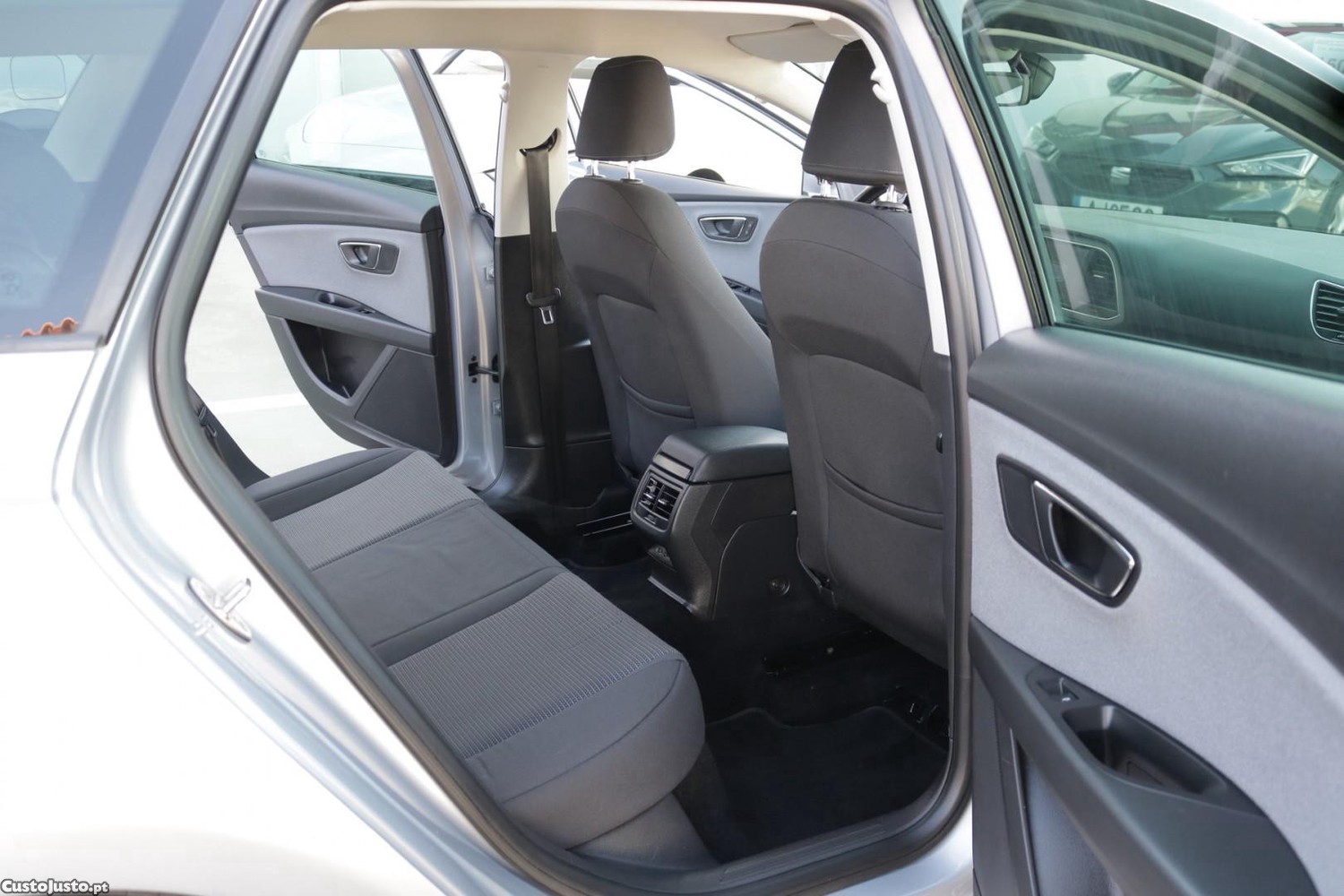 SEAT Leon ST 1.0 TSI Style 115cv — fotografia 35
