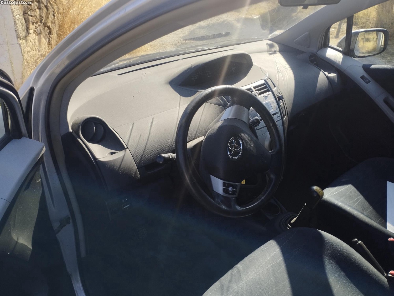 Toyota Yaris sol — fotografia 6
