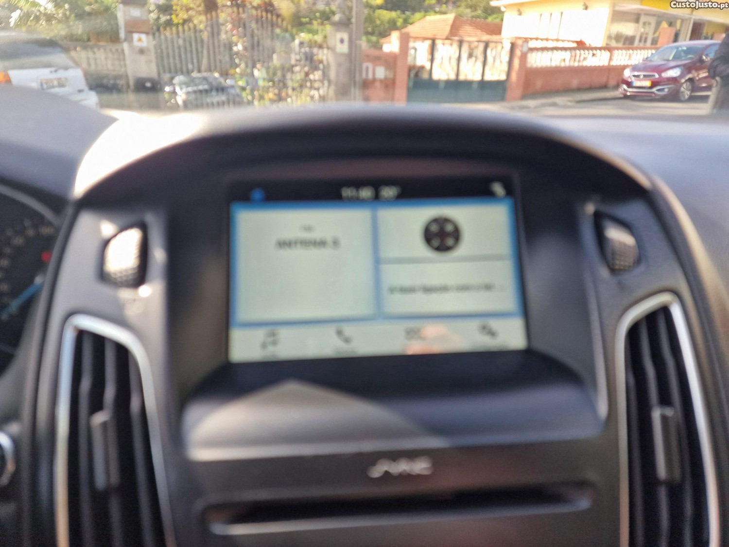 Ford Focus SW 1.0 ECOBOOST BUSINESS 125CV — fotografia 18