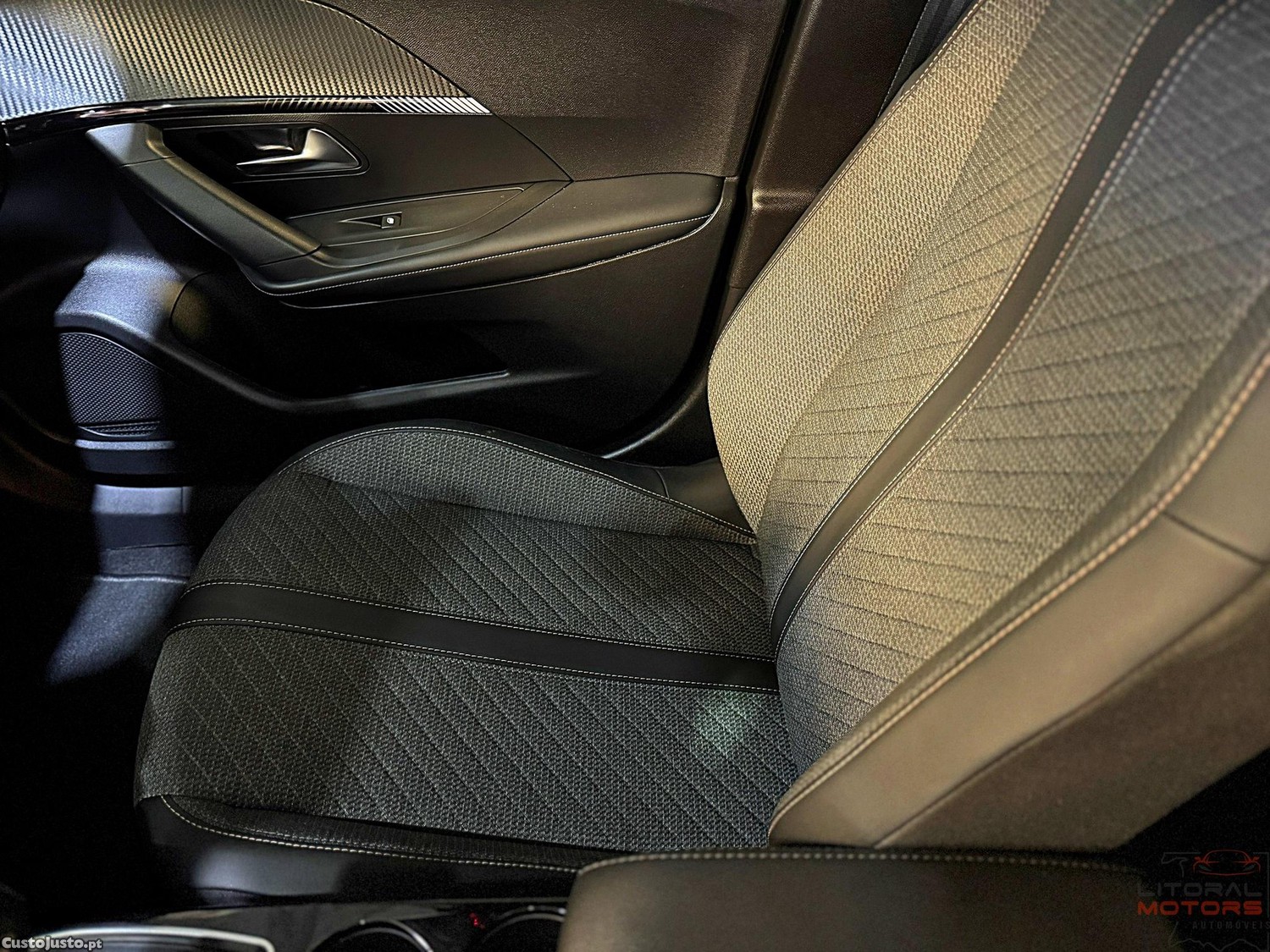 Peugeot 2008 1.2 PureTech Allure Pack — fotografia 6