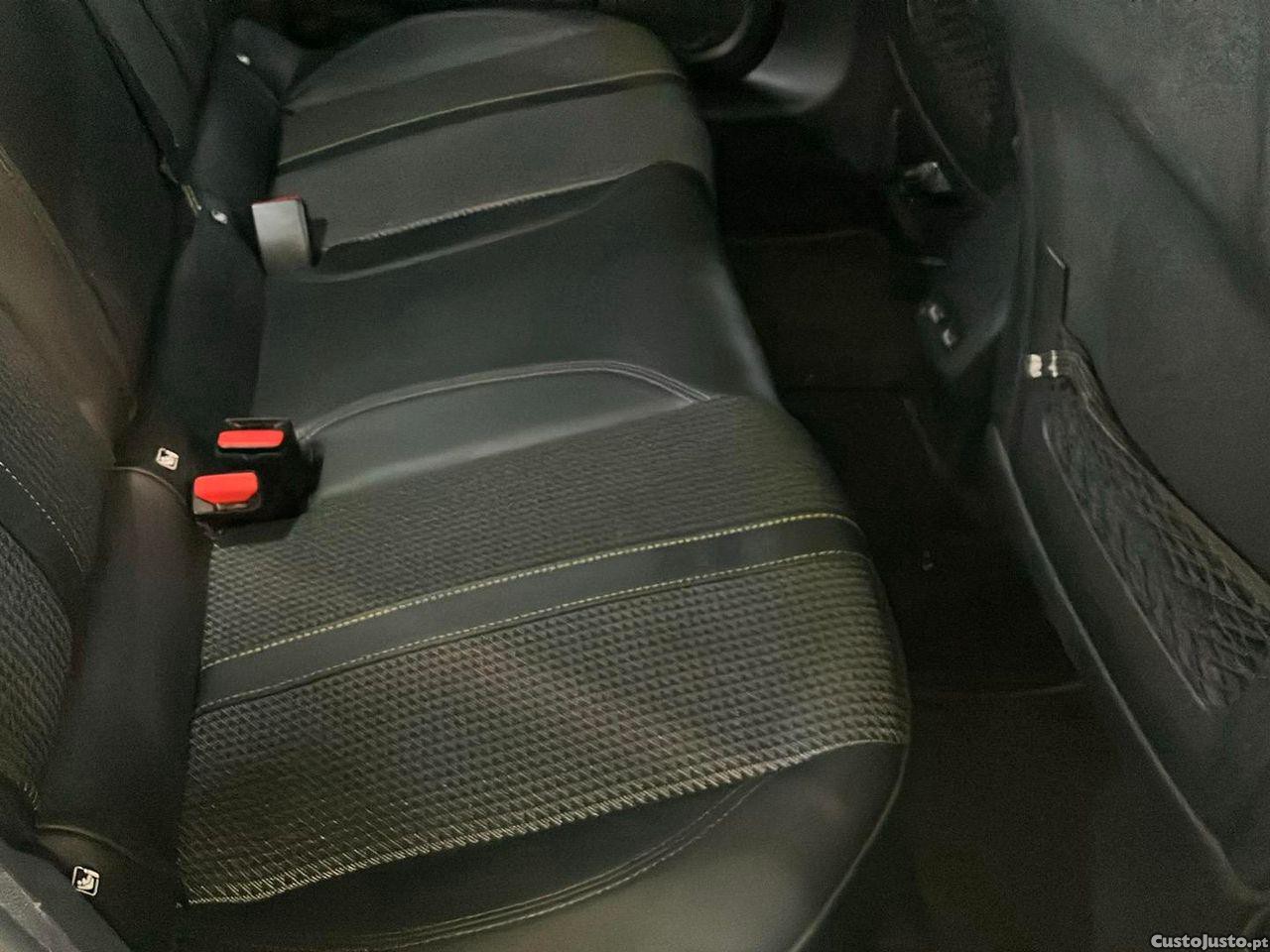 Peugeot 208 50 KWh GT — fotografia 8