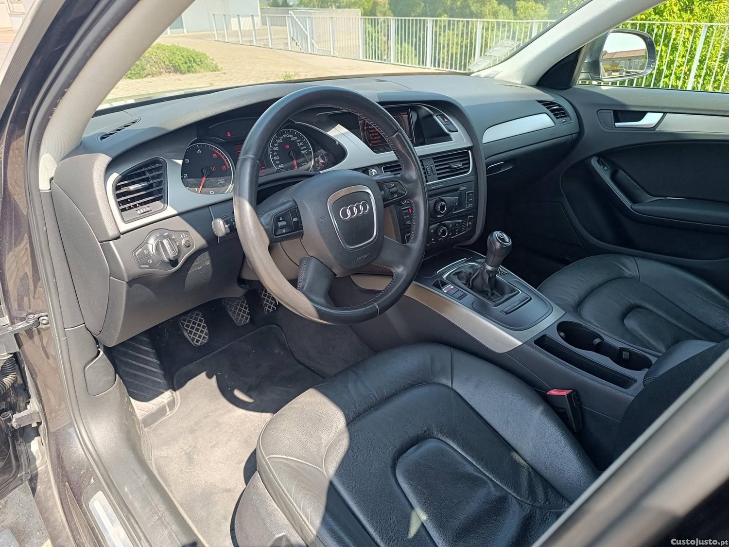 Audi A4 2.0 TDI Apenas 131 mil km Nacional — fotografia 3