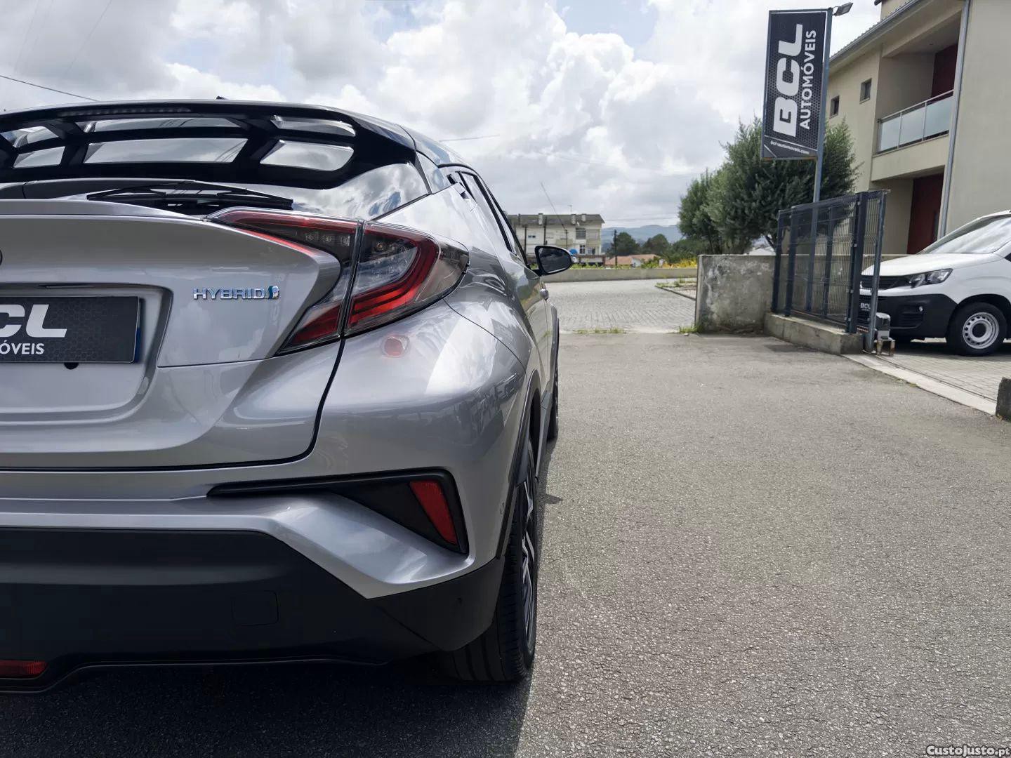 Toyota C-HR 1.8 hsd lounge — fotografia 13