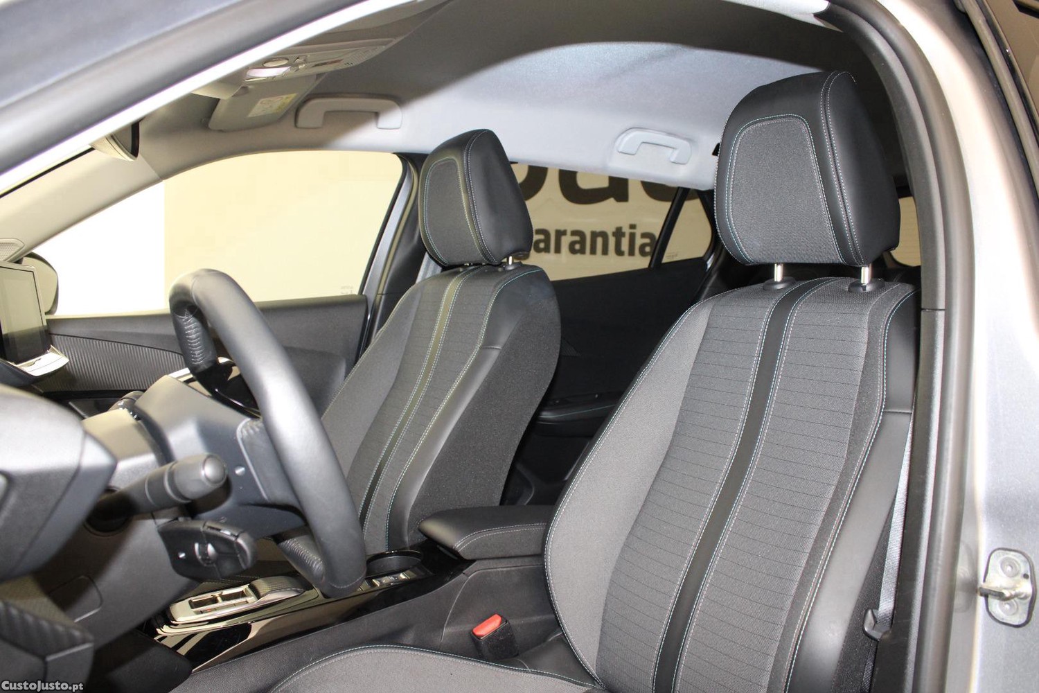Peugeot e-2008 ALLURE PACK (AUTO) — fotografia 3