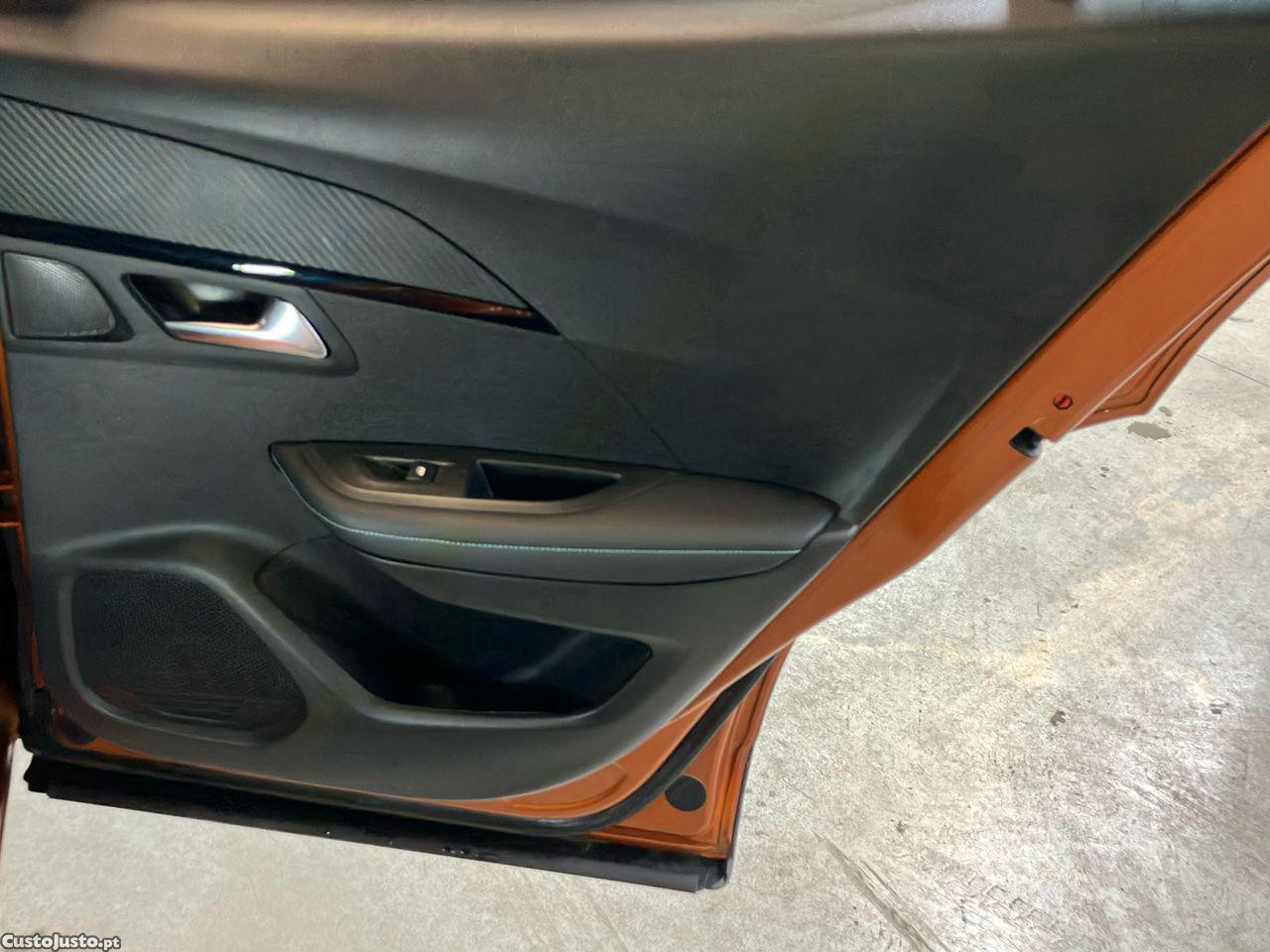 Peugeot 2008 1.2 PureTech Allure — fotografia 3