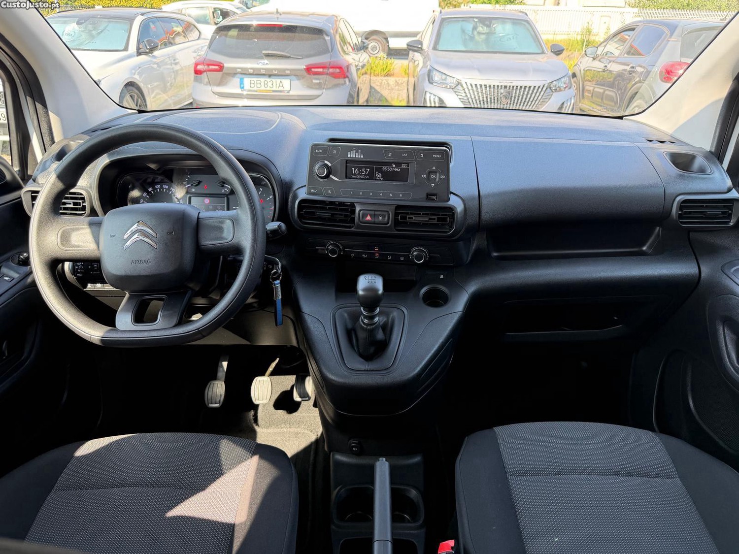 Citroën Berlingo 1.5 BlueHDi M Shine — fotografia 12