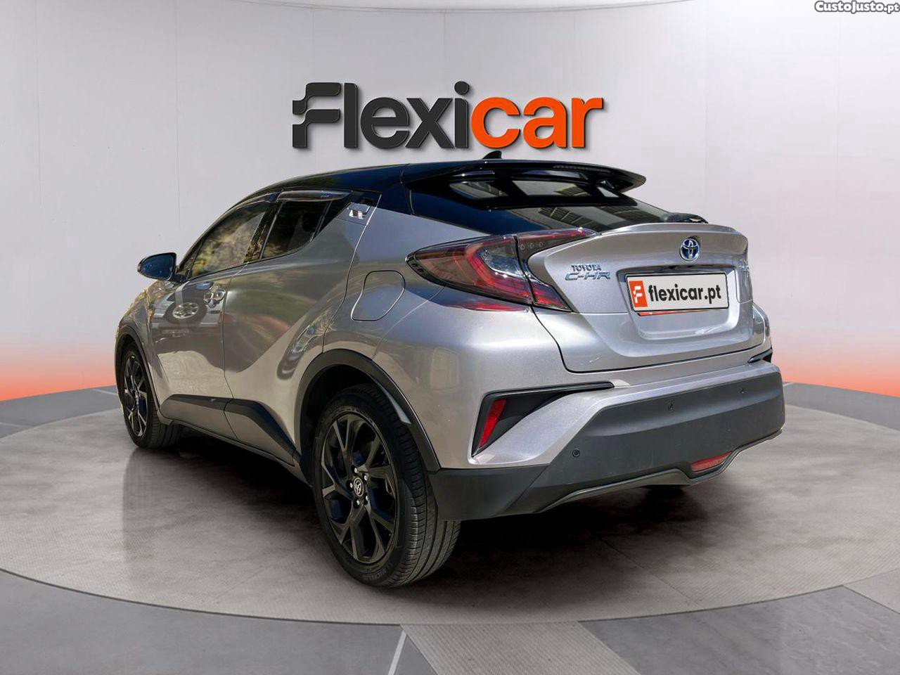 Toyota C-HR 1.8 HSD Comfort+P.Style — fotografia 15