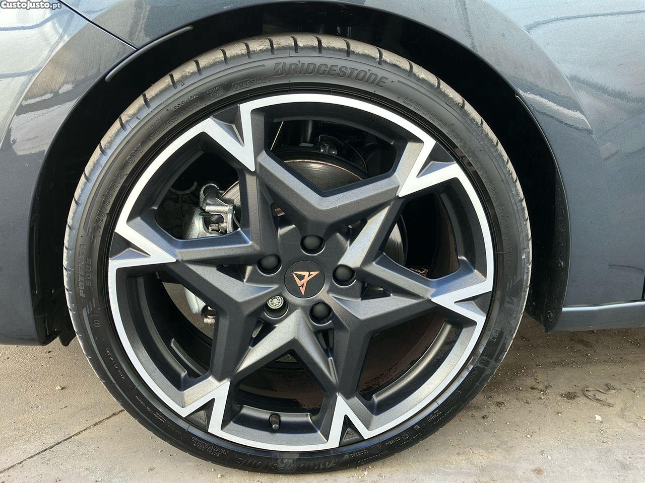 CUPRA Leon 1.5 eTSI MID DSG — fotografia 10