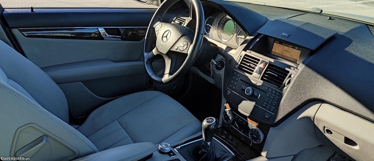 Mercedes-Benz C 200 Elegance — fotografia 3