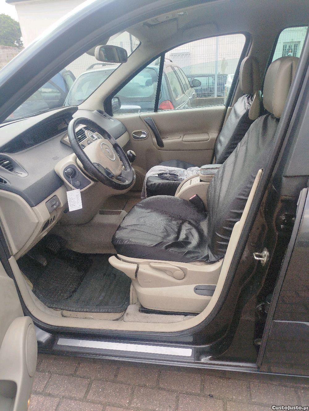 Renault Grand Scénic 1.5 dci de 7 lugares — fotografia 5