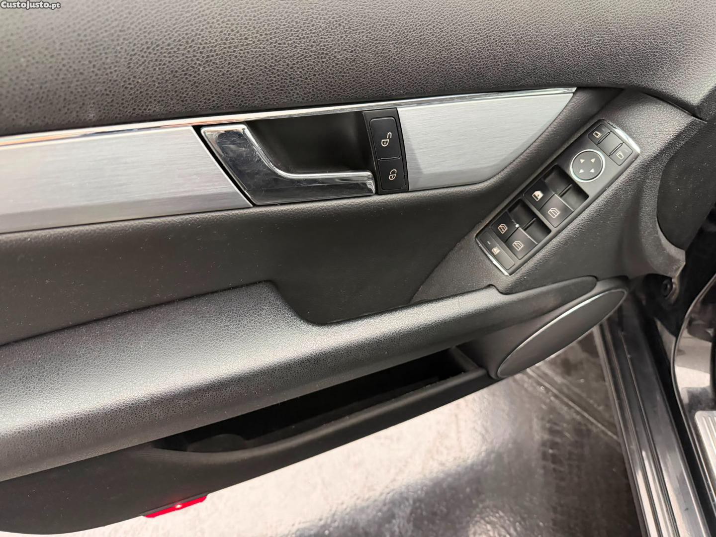 Mercedes-Benz C 220 2.2 CDI — fotografia 9