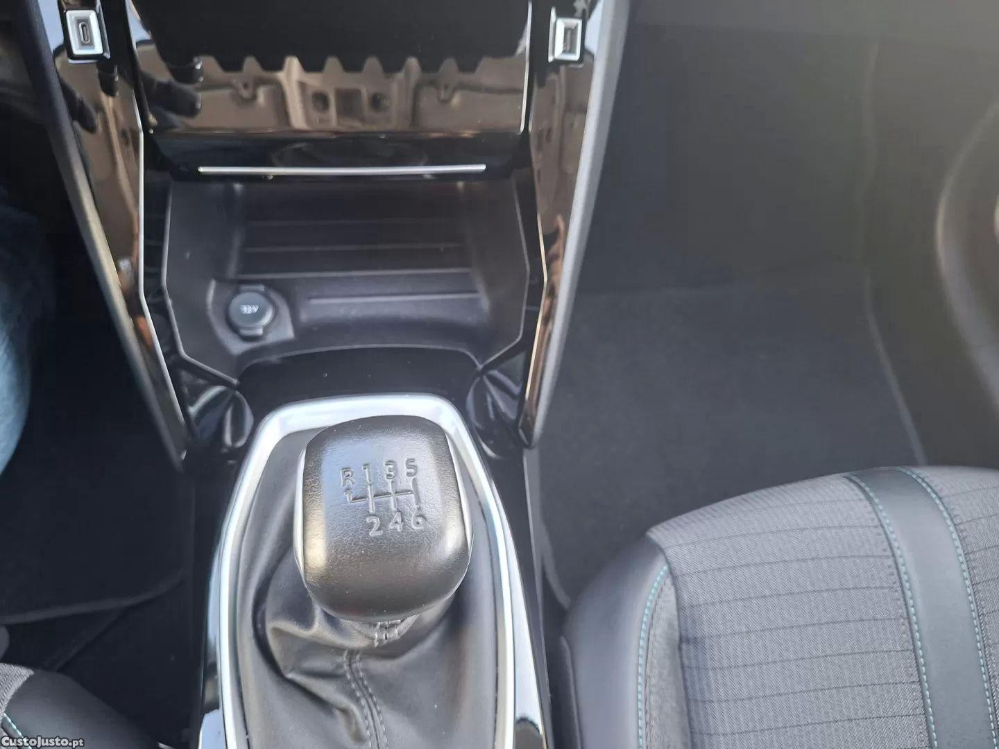 Peugeot 208 1.2 puretech allure pack — fotografia 8