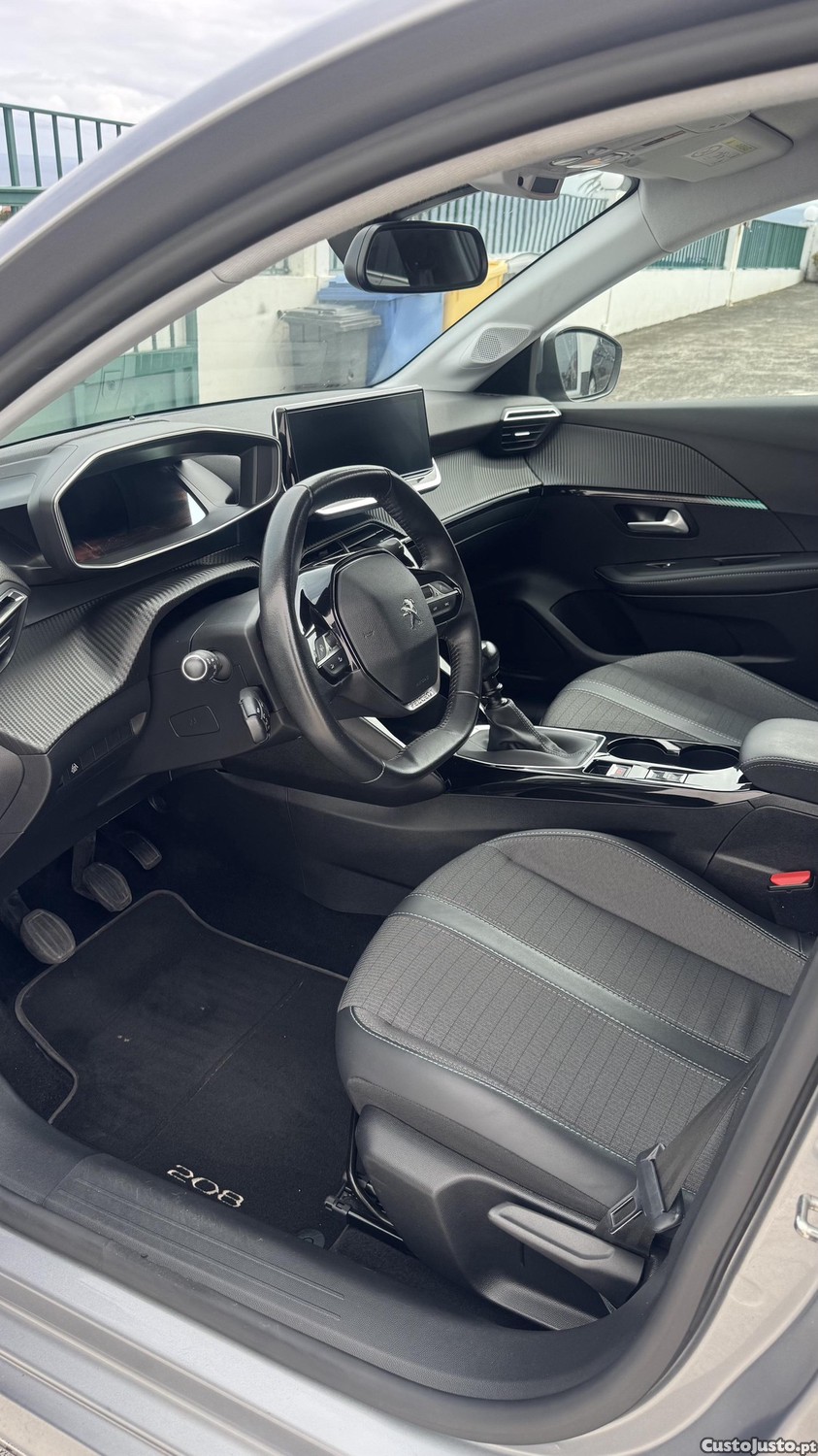Peugeot 208 Allure — fotografia 3