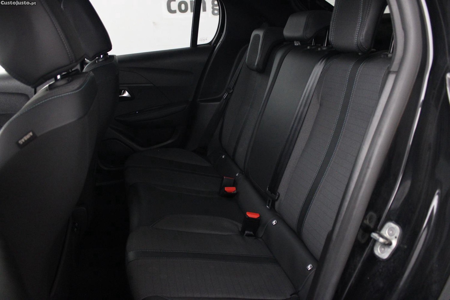 Peugeot 208 1.5 BHDI ALLURe — fotografia 5