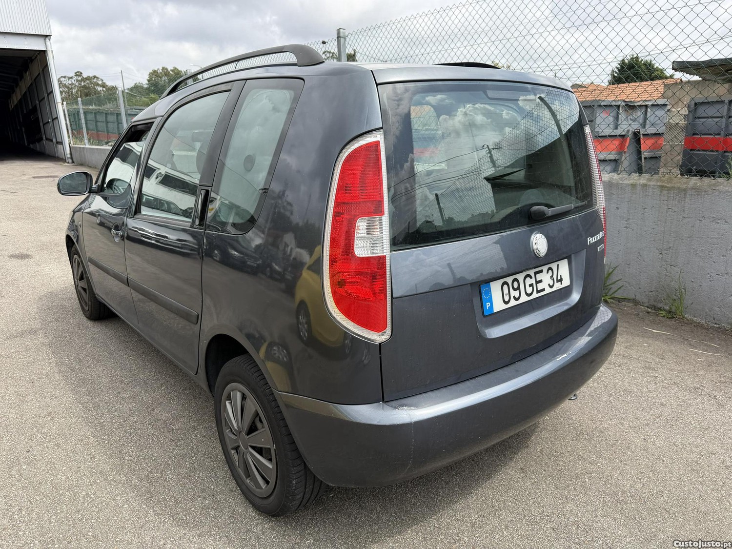 Skoda Roomster 1.2HTP — fotografia 10