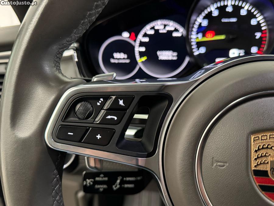 Porsche Panamera 4 E-Hybrid — fotografia 6