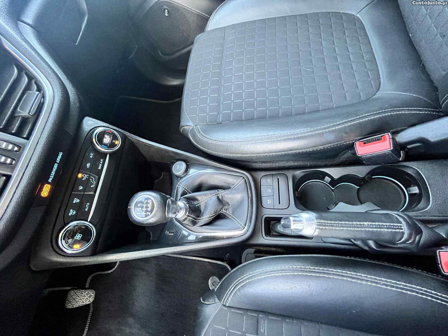 Ford Fiesta 1.0 EcoBoost Active X — fotografia 2