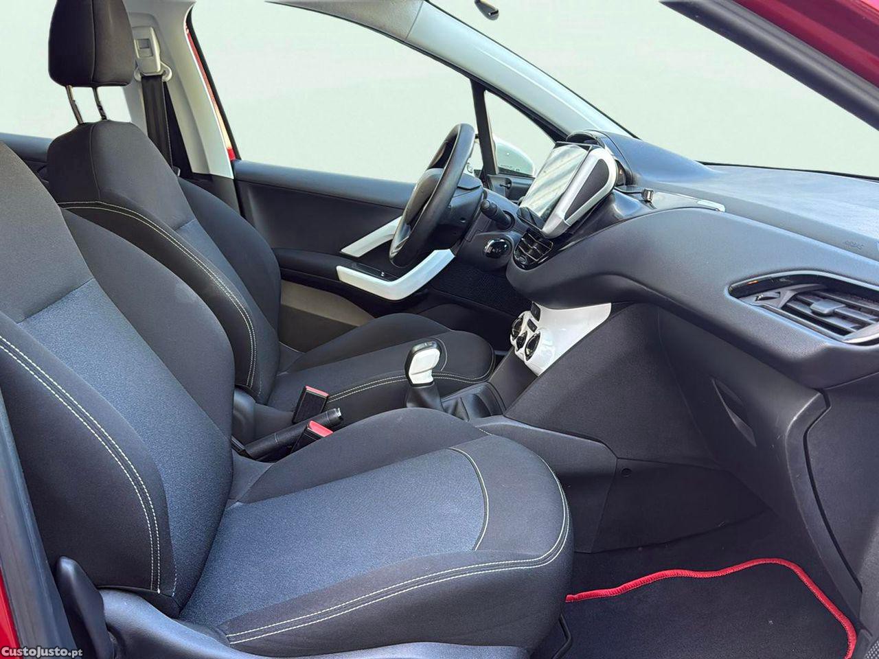 Peugeot 208 1.2 PureTech Style — fotografia 5