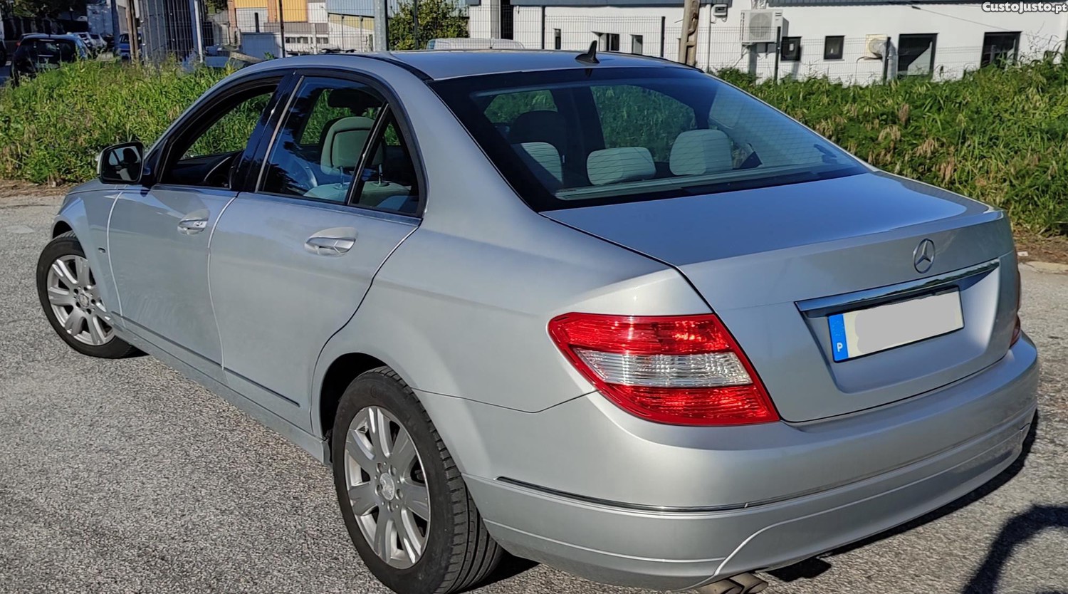 Mercedes-Benz C 200 Elegance — fotografia 8