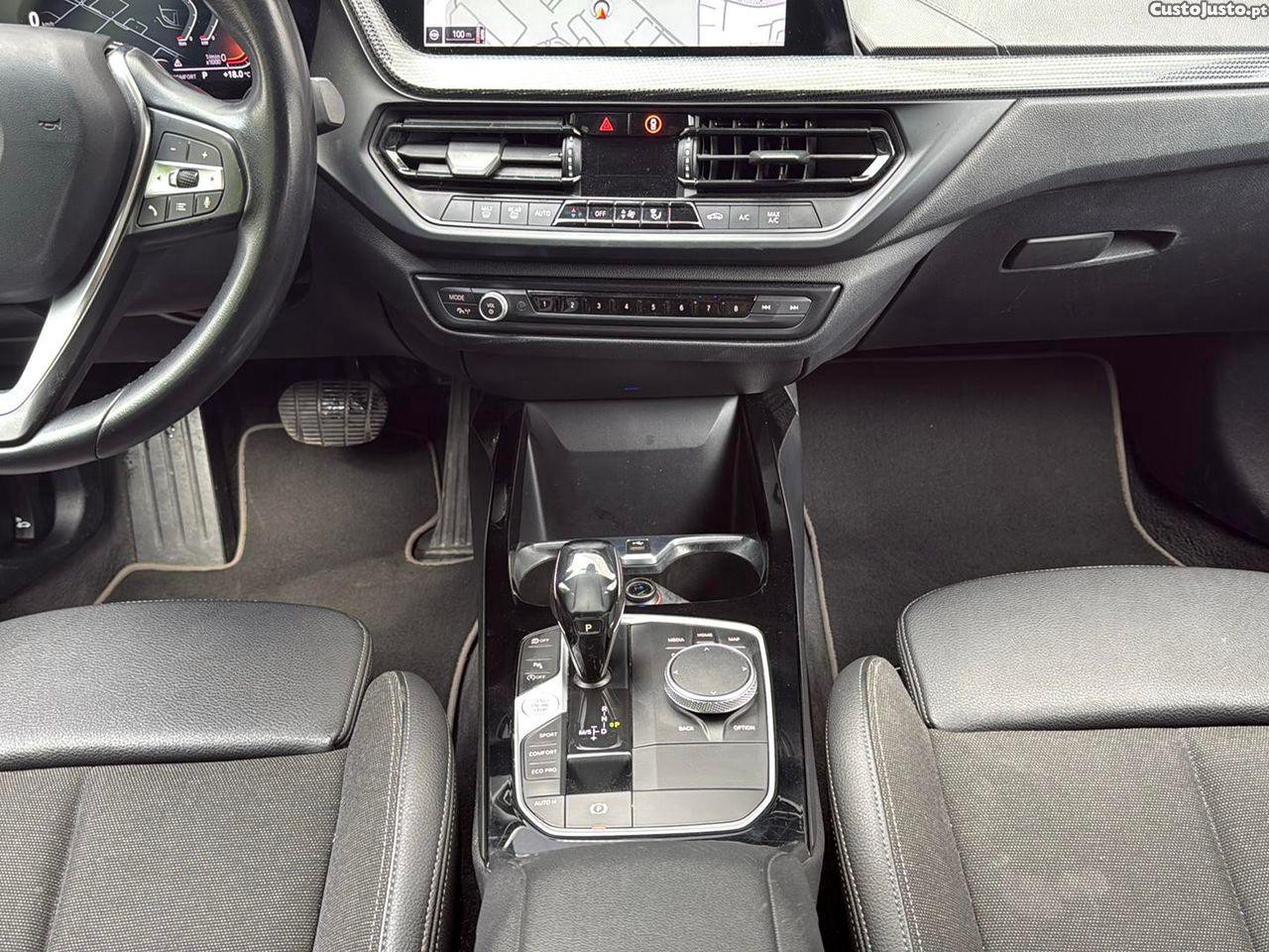 BMW 116 d Line Sport Auto — fotografia 6