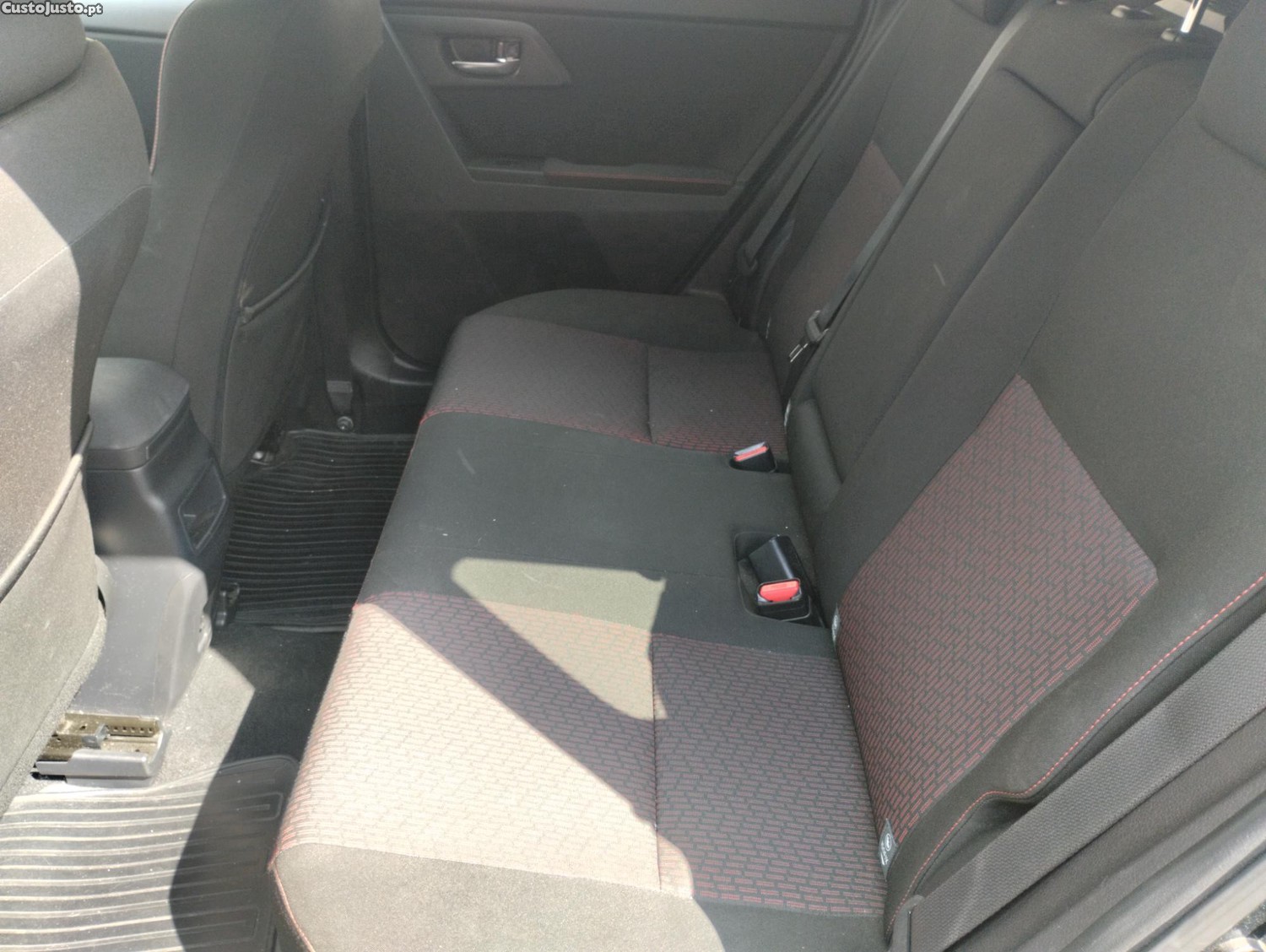 Toyota Auris ST Confort Nacional — fotografia 6