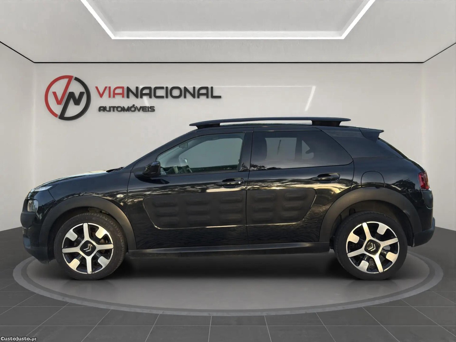 Citroën C4 1.6 BlueHDi Shine — fotografia 13