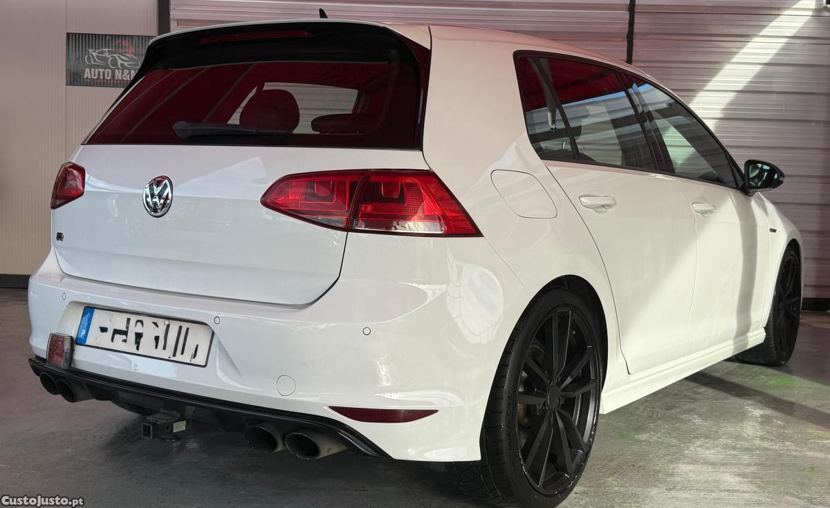 Volkswagen Golf 2.0 TSi R — fotografia 7