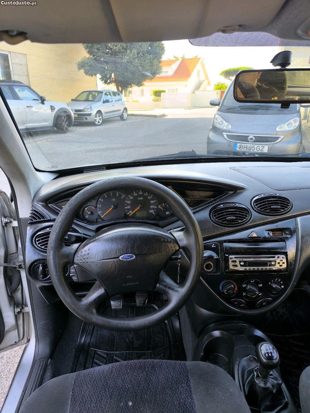 Ford Focus 1.4 — fotografia 5
