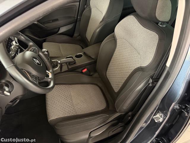 Renault Mégane iv sport tourer 1.5 BLUE DCI LIMITED — fotografia 8