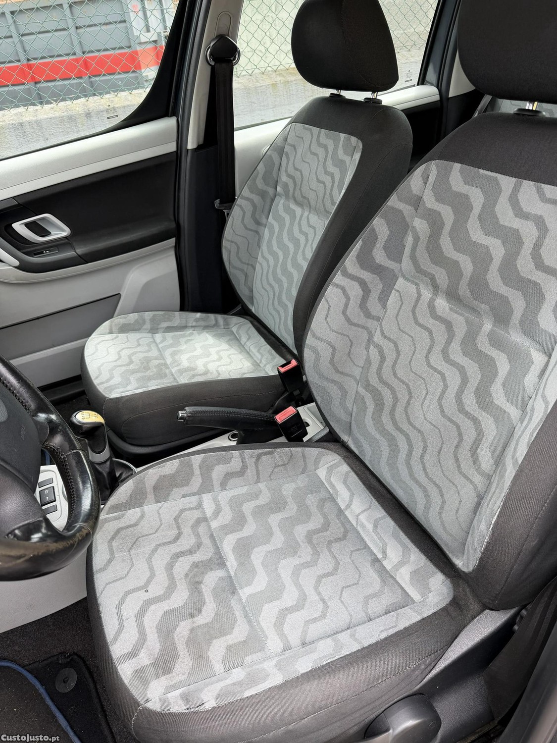 Skoda Roomster 1.2HTP — fotografia 8