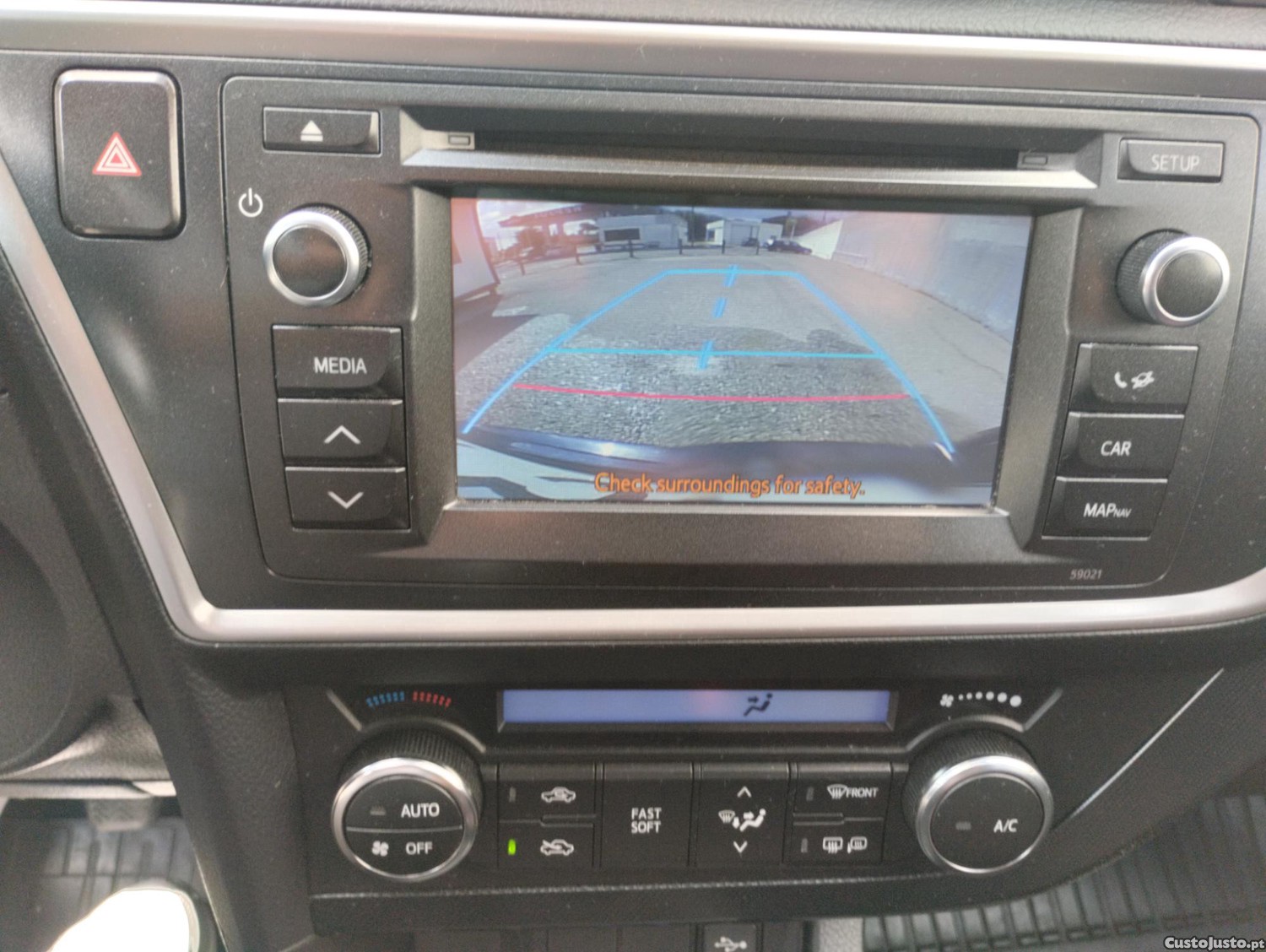 Toyota Auris ST Confort Nacional — fotografia 4