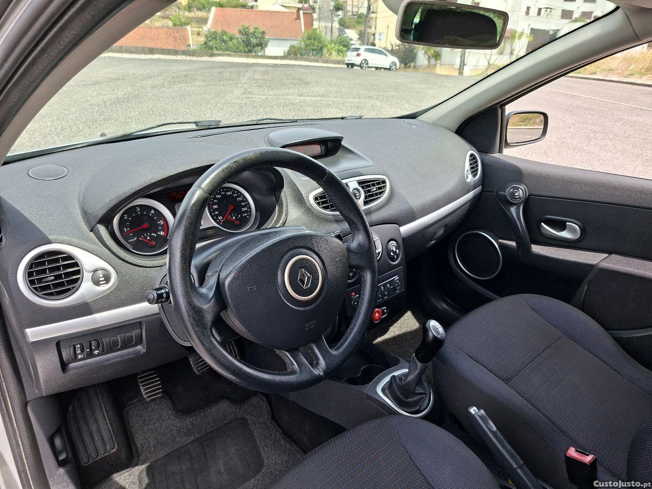 Renault Clio 1.5 Dci 85cv c/ Revisão — fotografia 6