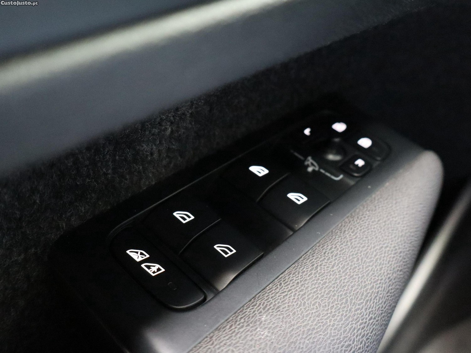 Volvo XC 40 1.5 T4 PHEV Core — fotografia 6