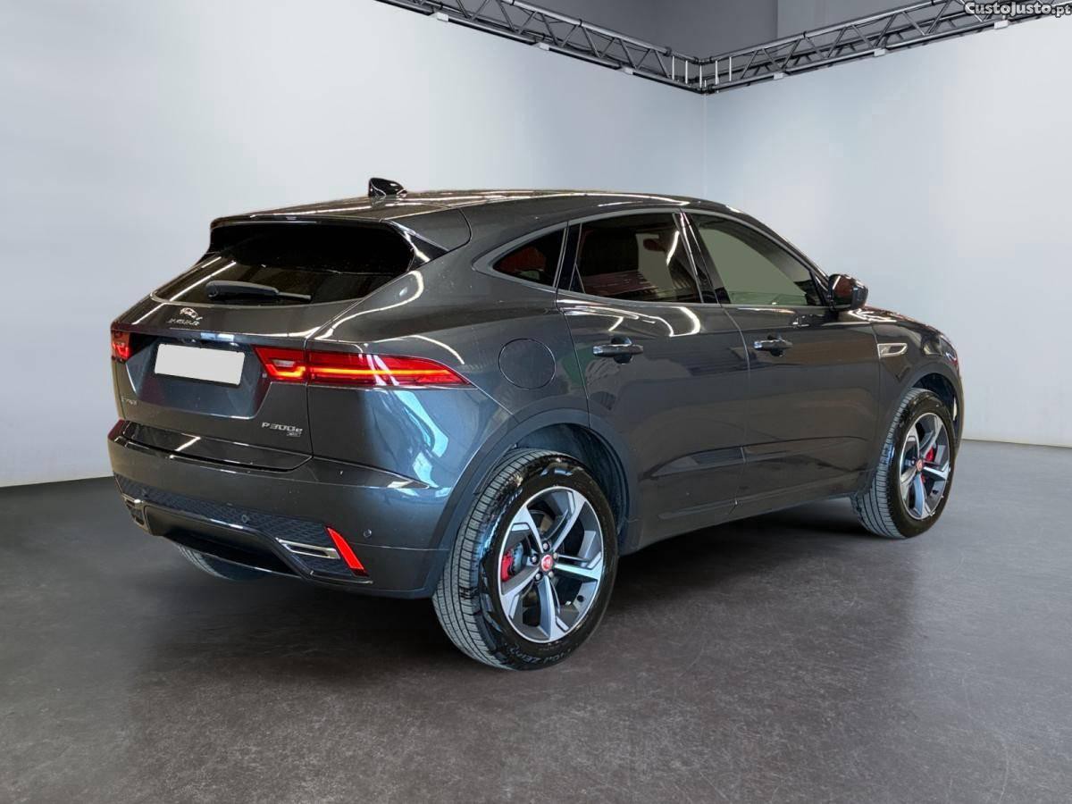 Jaguar E-Pace 1.5 P300e R-Dynamic SE AWD Aut. — fotografia 12
