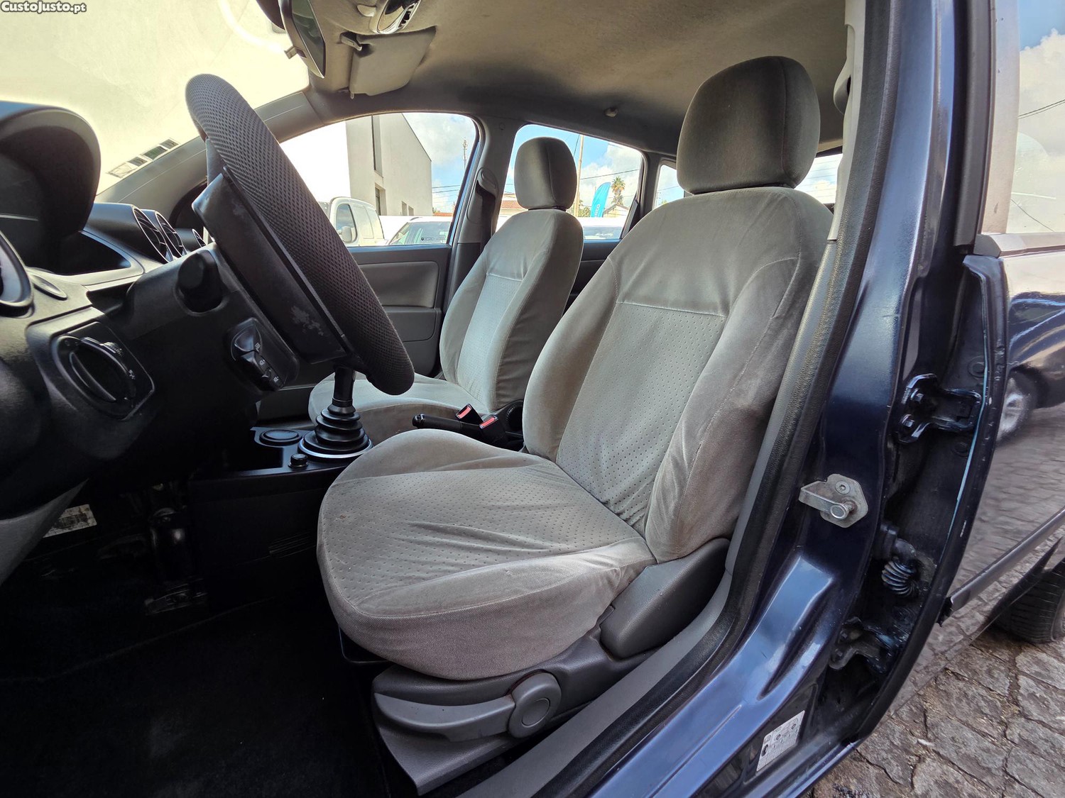 Ford Fiesta 1.4 TDCI Ghia — fotografia 5