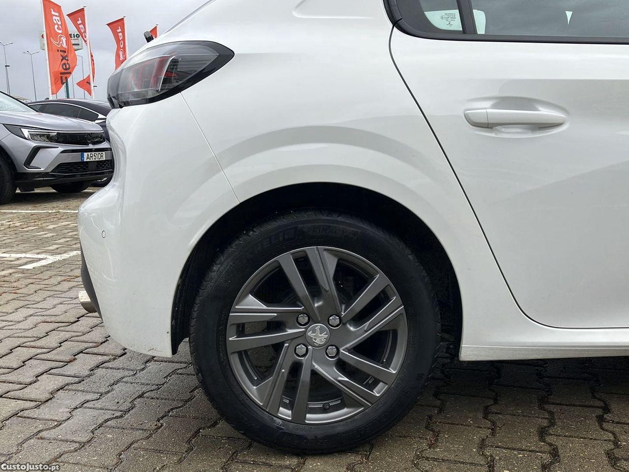 Peugeot 208 1.2 Pure Tech Active Pack — fotografia 3