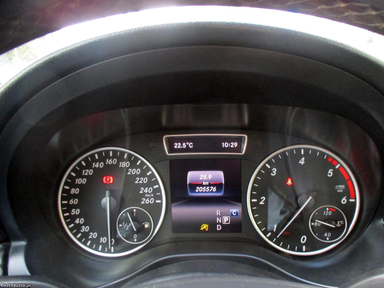Mercedes-Benz GLA 180 d 7G-DCT Style — fotografia 15