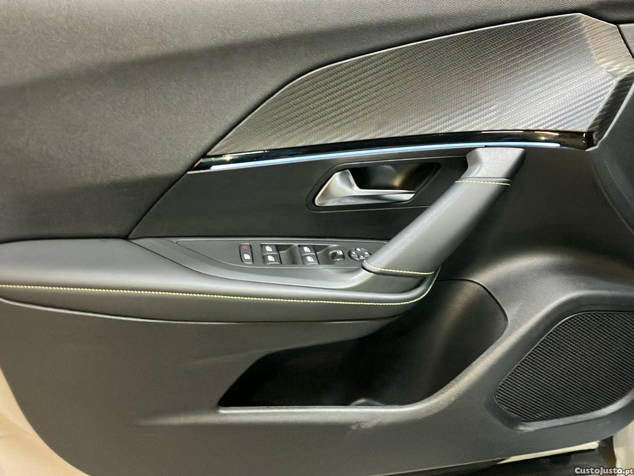 Peugeot 2008 1.2 PureTech GT — fotografia 4