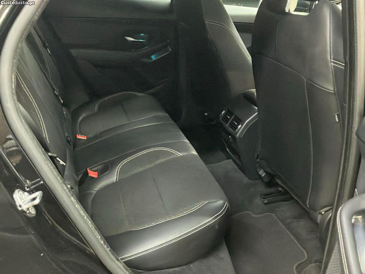 Jaguar E-Pace 2.0 i4D R-Dynamic — fotografia 8