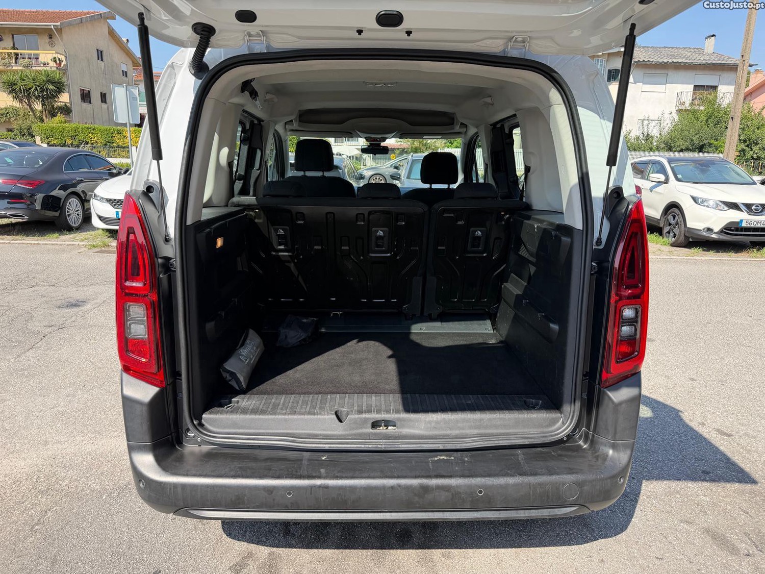 Citroën Berlingo 1.5 BlueHDi M Shine — fotografia 11