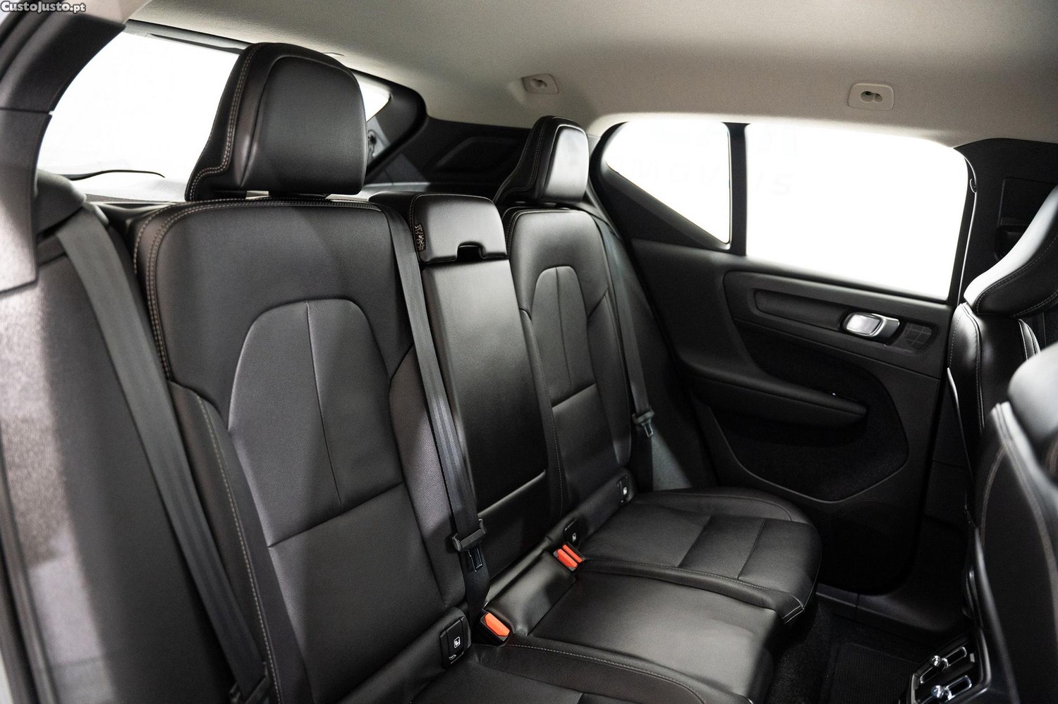 Volvo XC 40 1.5 T5 PHEV Inscription — fotografia 3
