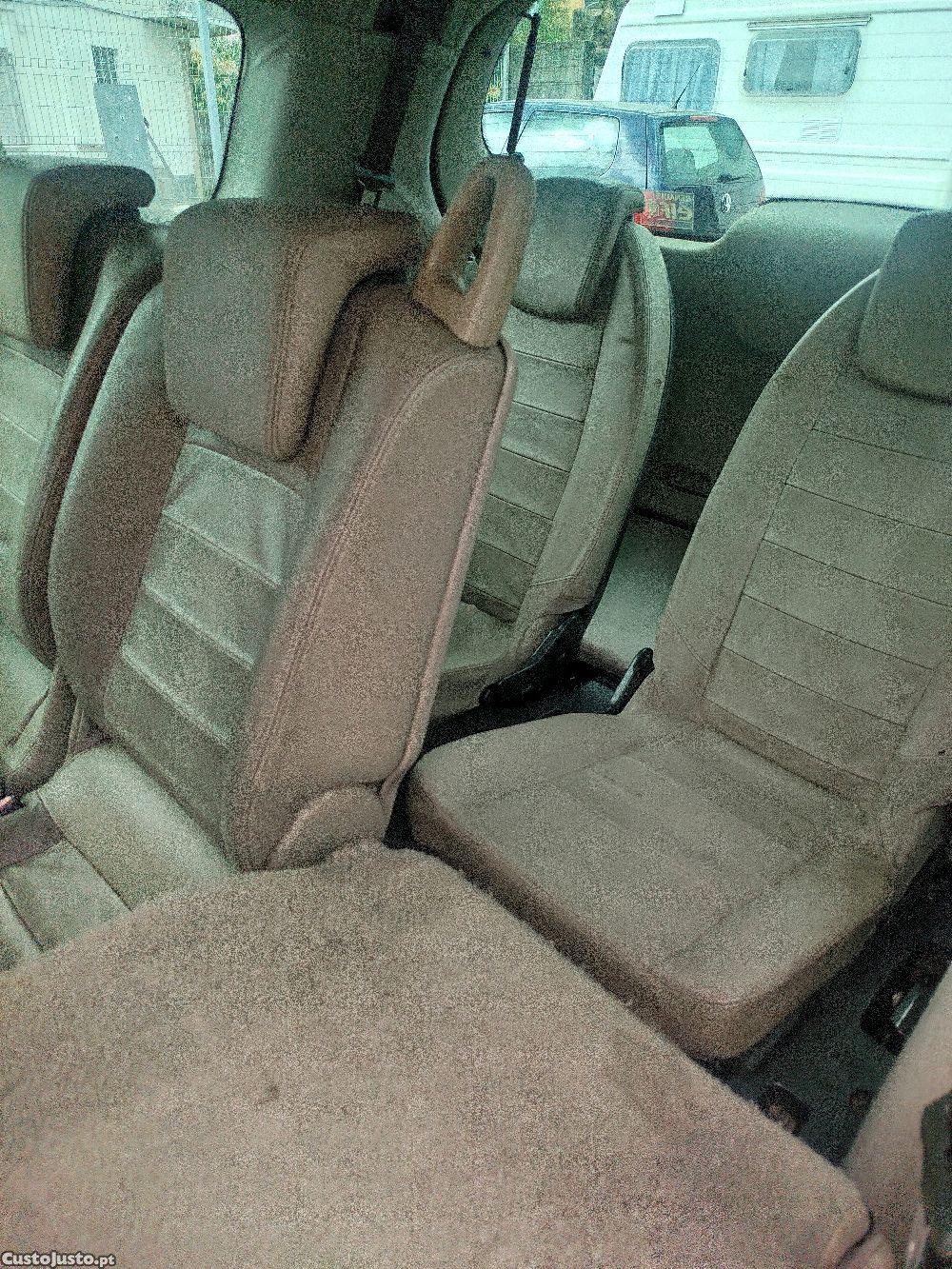 Renault Grand Scénic 1.5 dci de 7 lugares — fotografia 3
