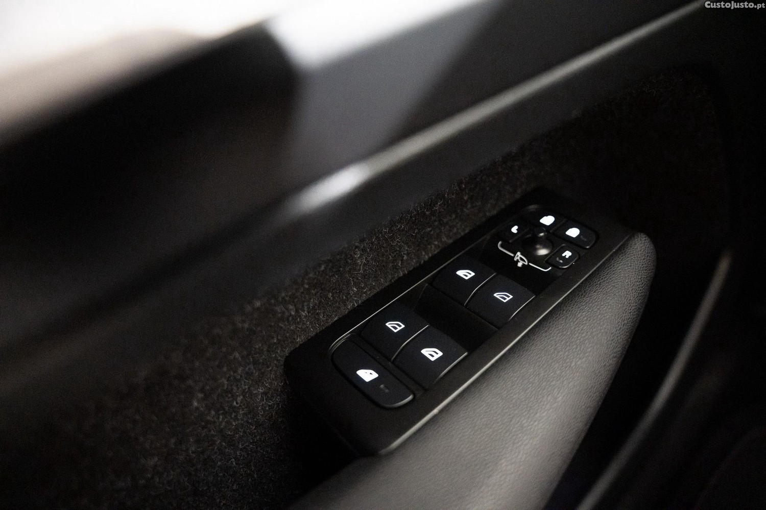 Volvo XC 40 1.5 T5 PHEV Inscription — fotografia 5