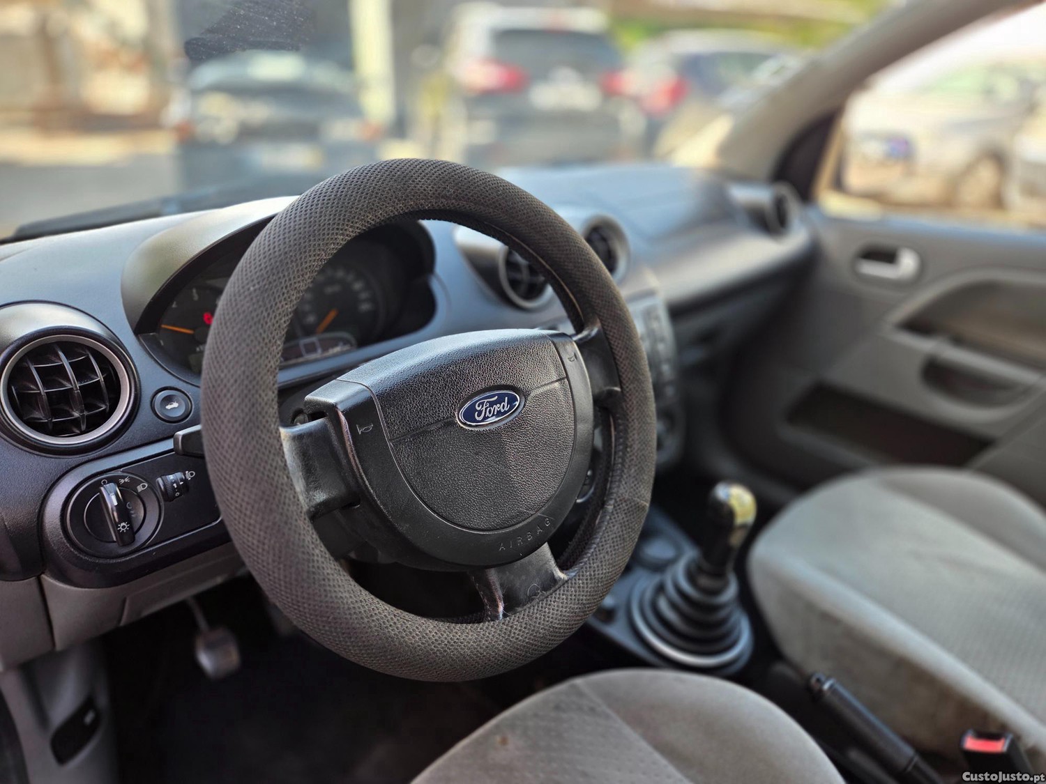 Ford Fiesta 1.4 TDCI Ghia — fotografia 4