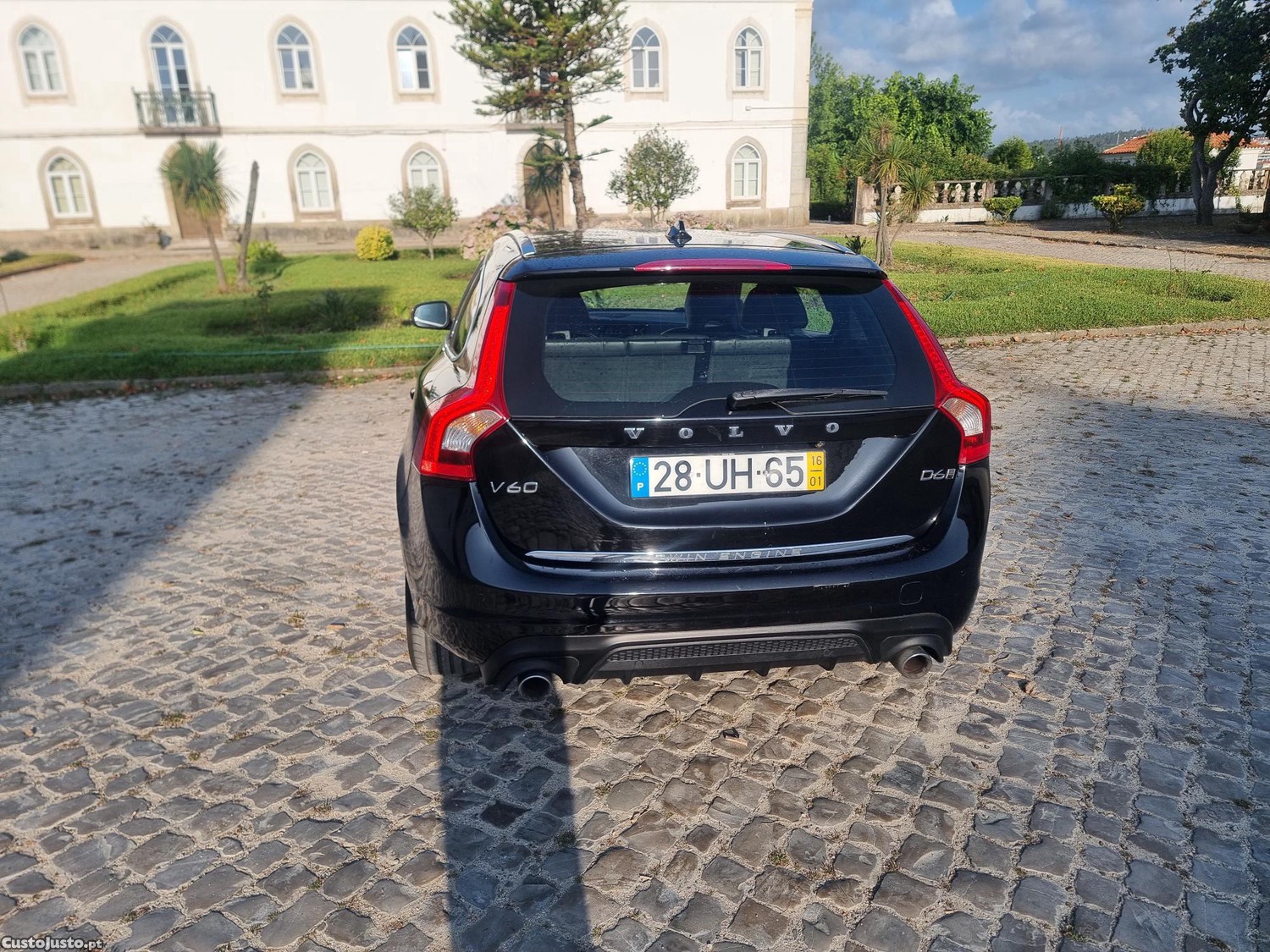 Volvo V60 R-Design — fotografia 5