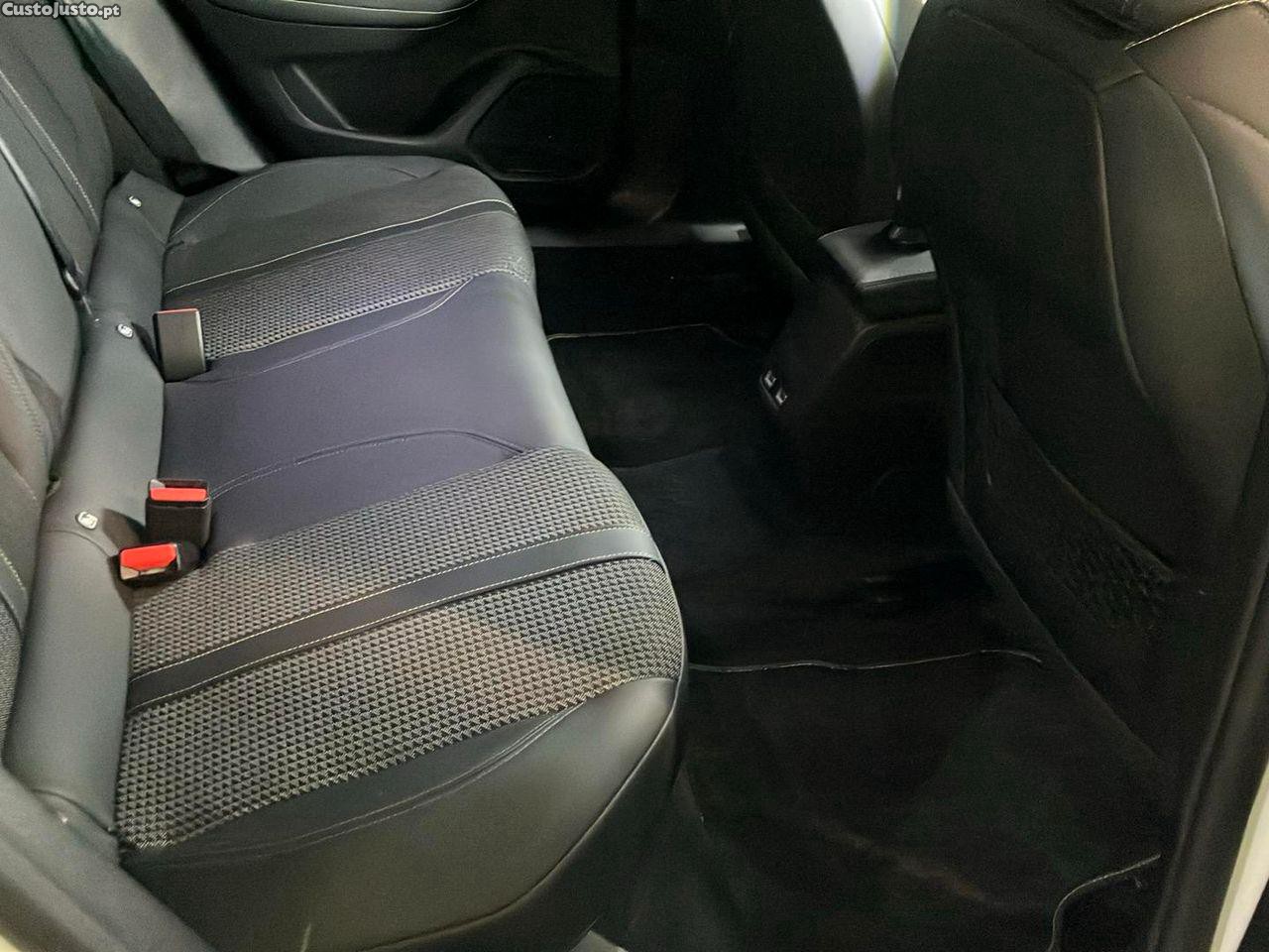 Peugeot 2008 1.2 PureTech GT — fotografia 7